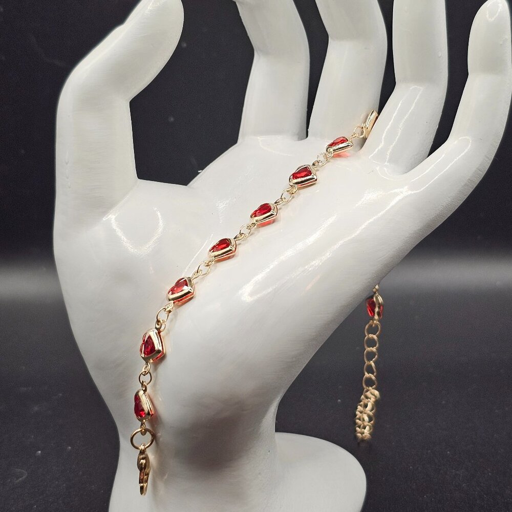Romantic Red Heart Bracelet | Lightweight & Elegant